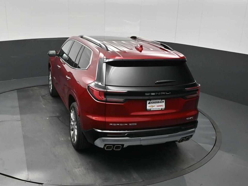 2026 GMC Acadia Denali AWD