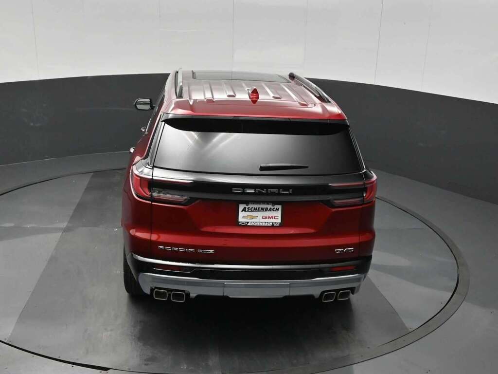 2026 GMC Acadia Denali AWD