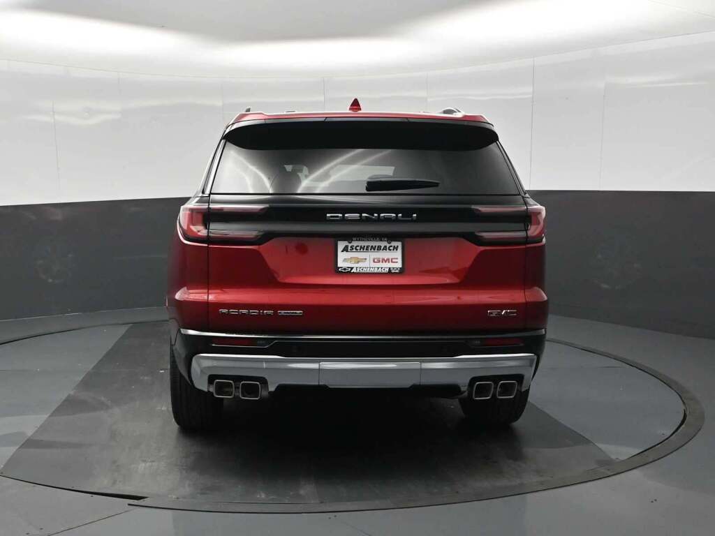 2026 GMC Acadia Denali AWD