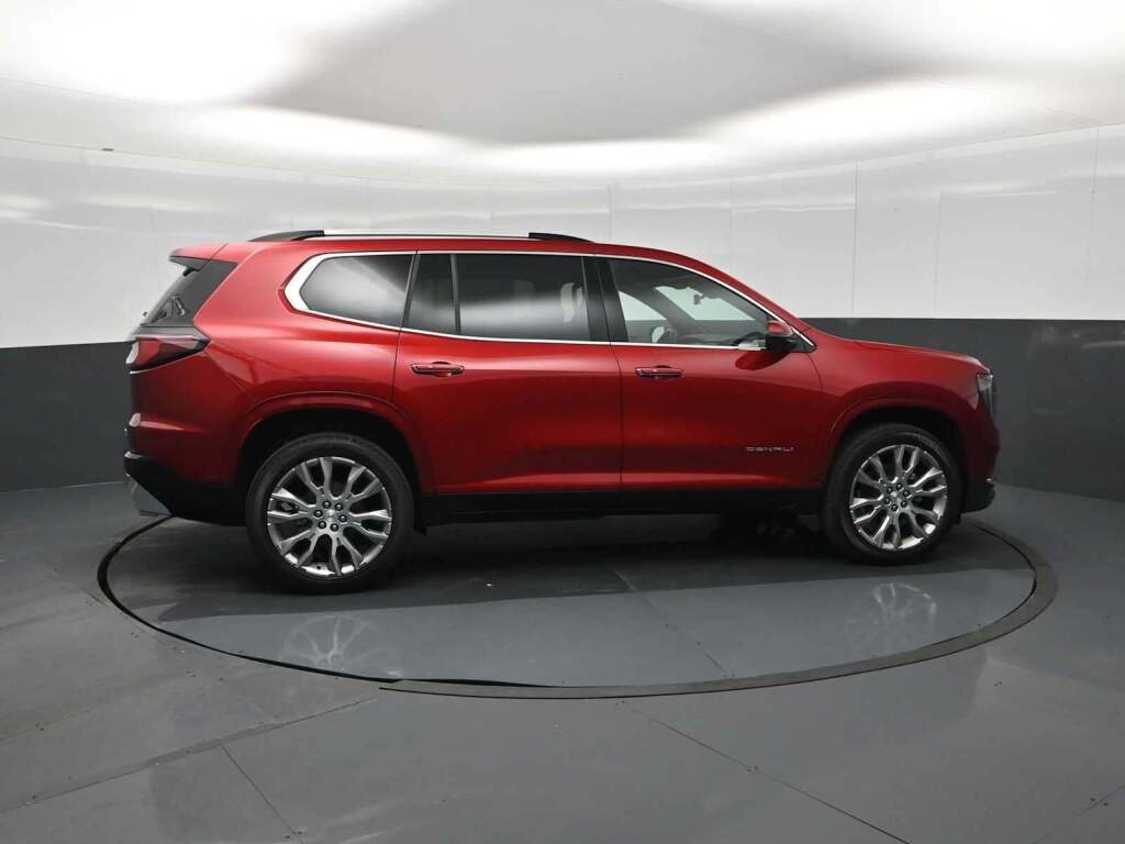 2026 GMC Acadia Denali AWD