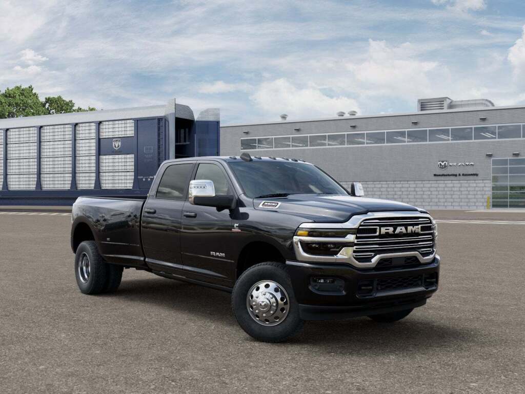 2026 Ram 3500 Laramie Crew Cab 4x4 8' Box