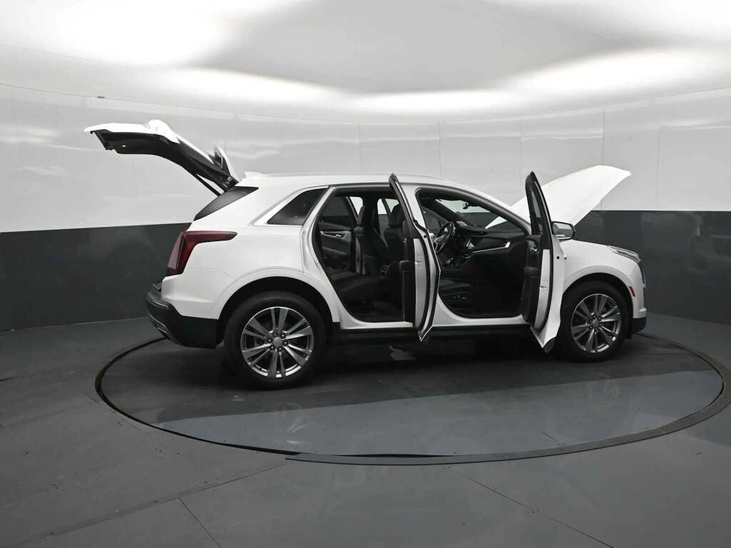 2024 Cadillac XT5 FWD Premium Luxury