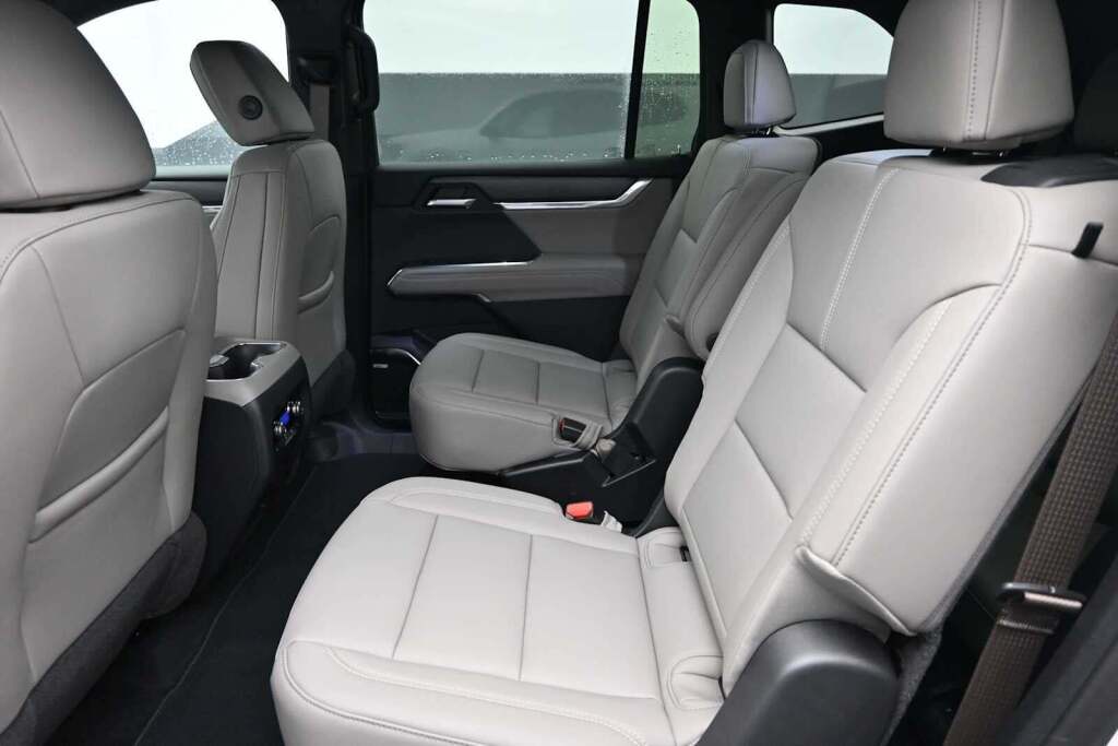 2026 GMC Acadia Elevation AWD
