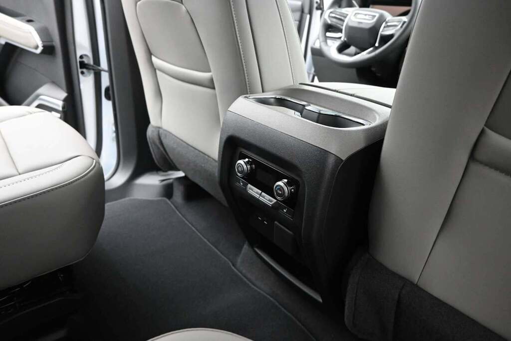 2026 GMC Acadia Elevation AWD