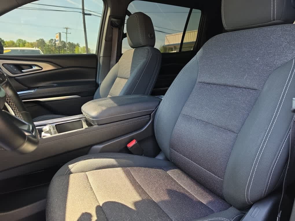 2025 Chevrolet Traverse FWD LT