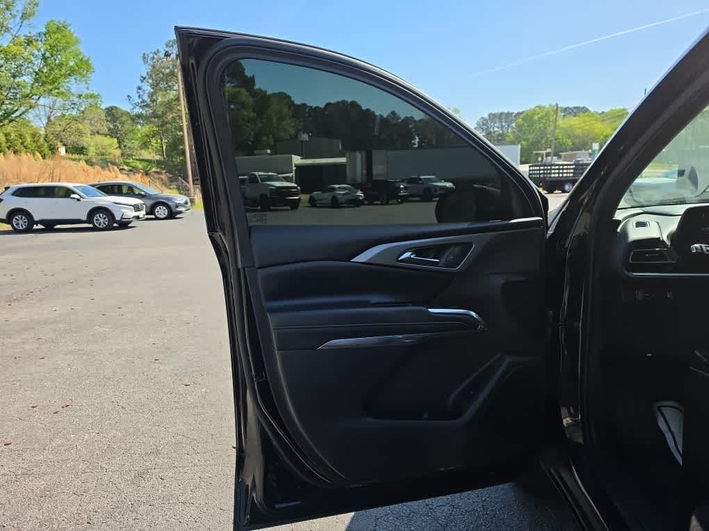 2025 Chevrolet Traverse FWD LT