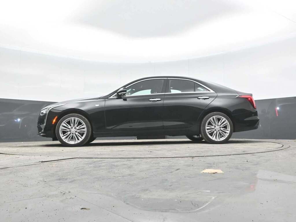 2023 Cadillac CT4 Premium Luxury