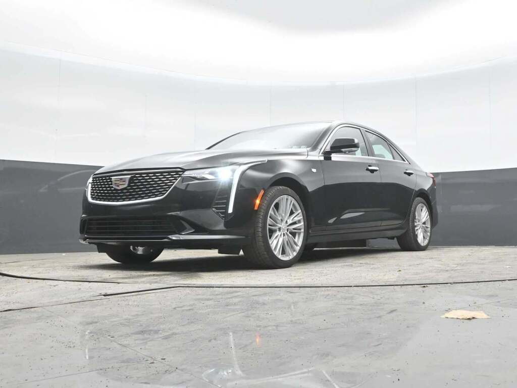 2023 Cadillac CT4 Premium Luxury
