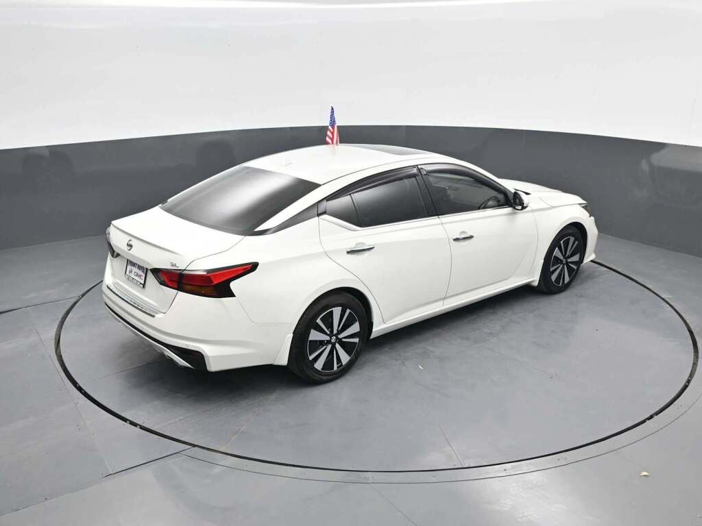 2021 Nissan Altima SL FWD