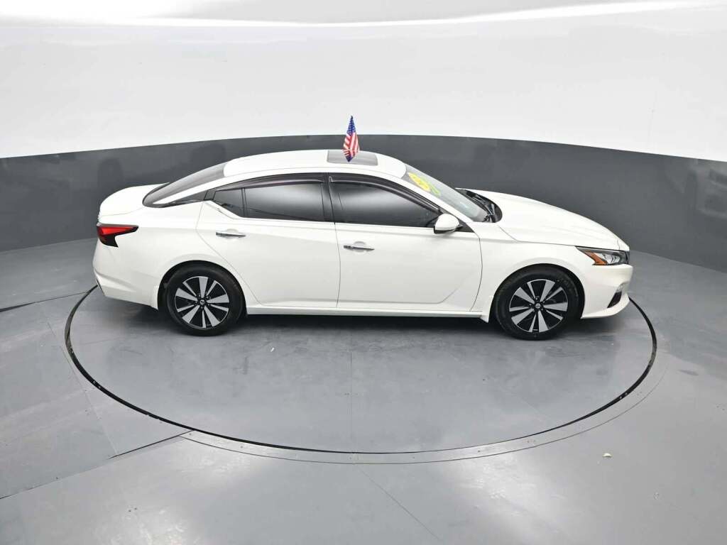 2021 Nissan Altima SL FWD