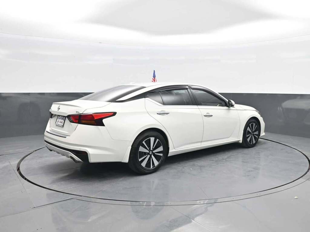 2021 Nissan Altima SL FWD