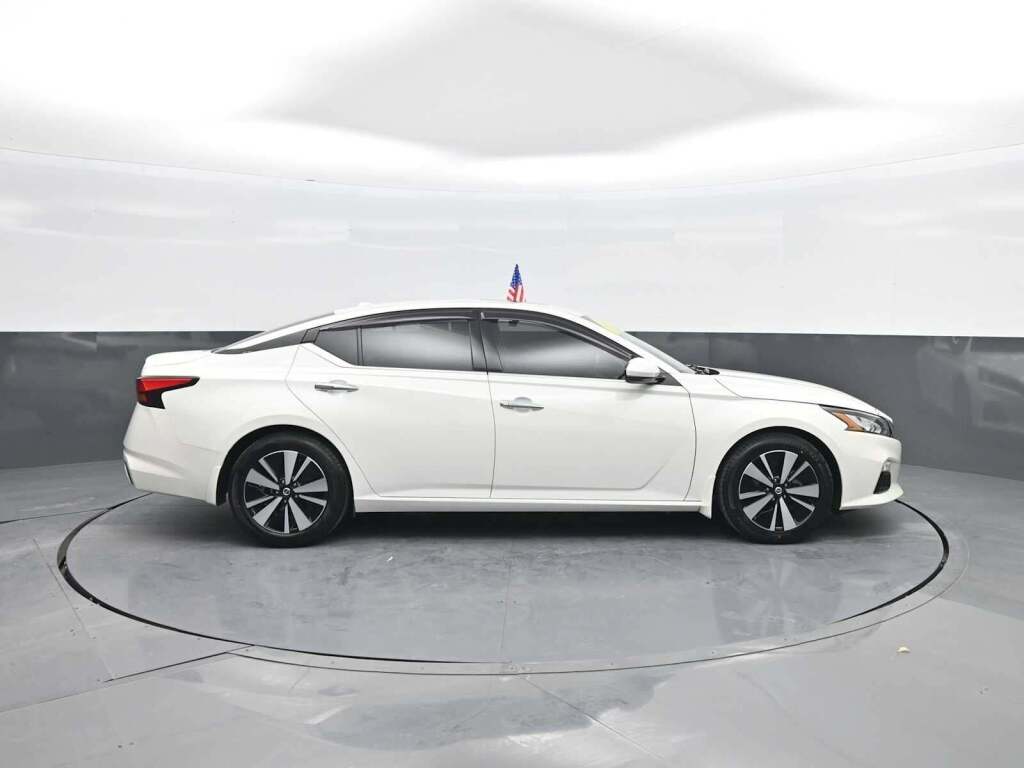 2021 Nissan Altima SL FWD