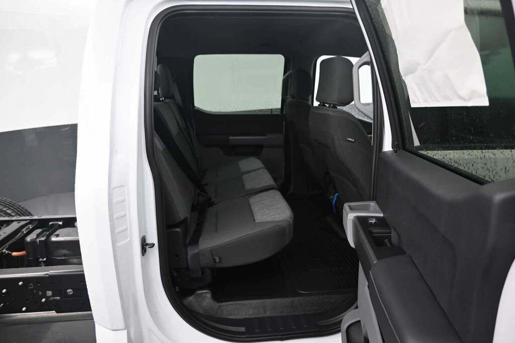 2026 Ford F-350 Chassis XLT