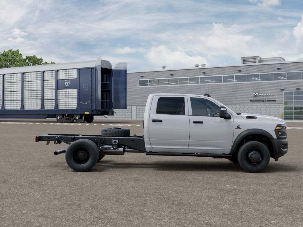 2026 Ram 3500 Chassis Tradesman/Big Horn