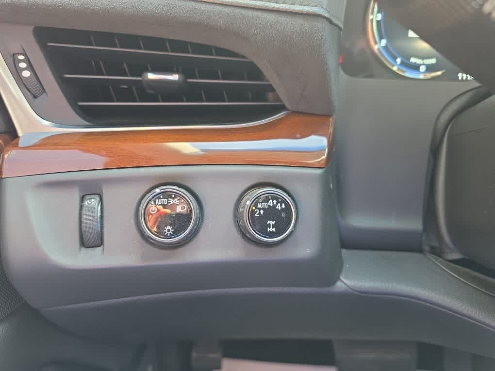 2018 Cadillac Escalade Standard