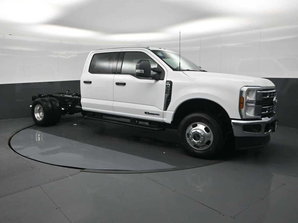 2026 Ford F-350 Chassis XLT