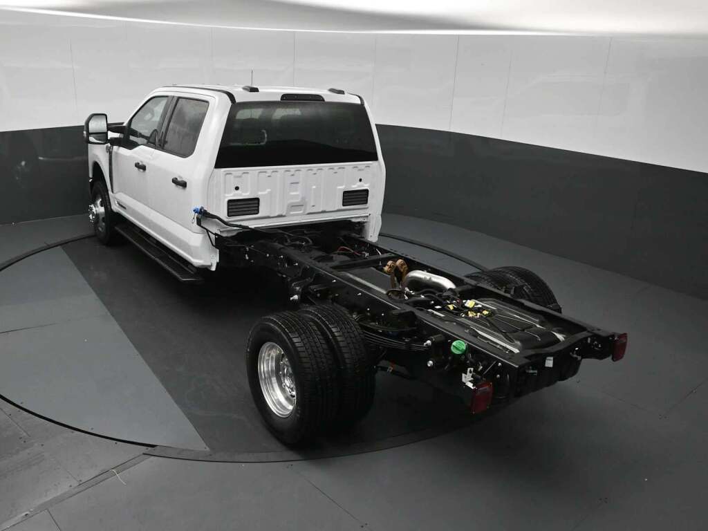 2026 Ford F-350 Chassis XLT