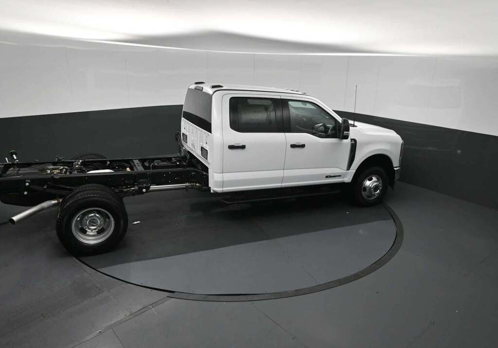 2026 Ford F-350 Chassis XLT