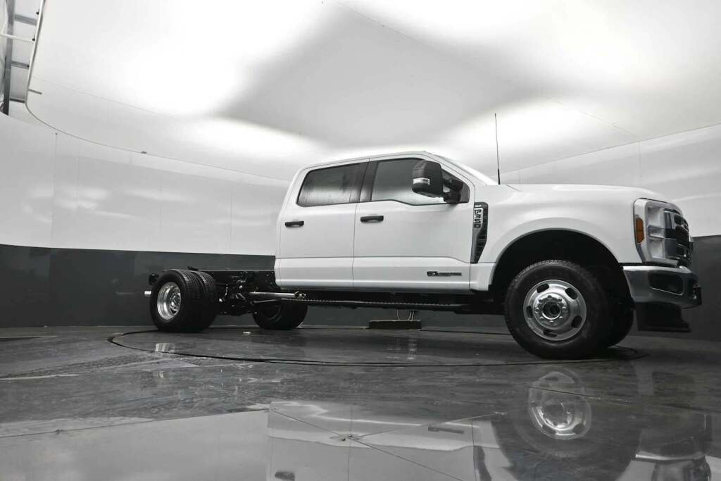 2026 Ford F-350 Chassis XLT