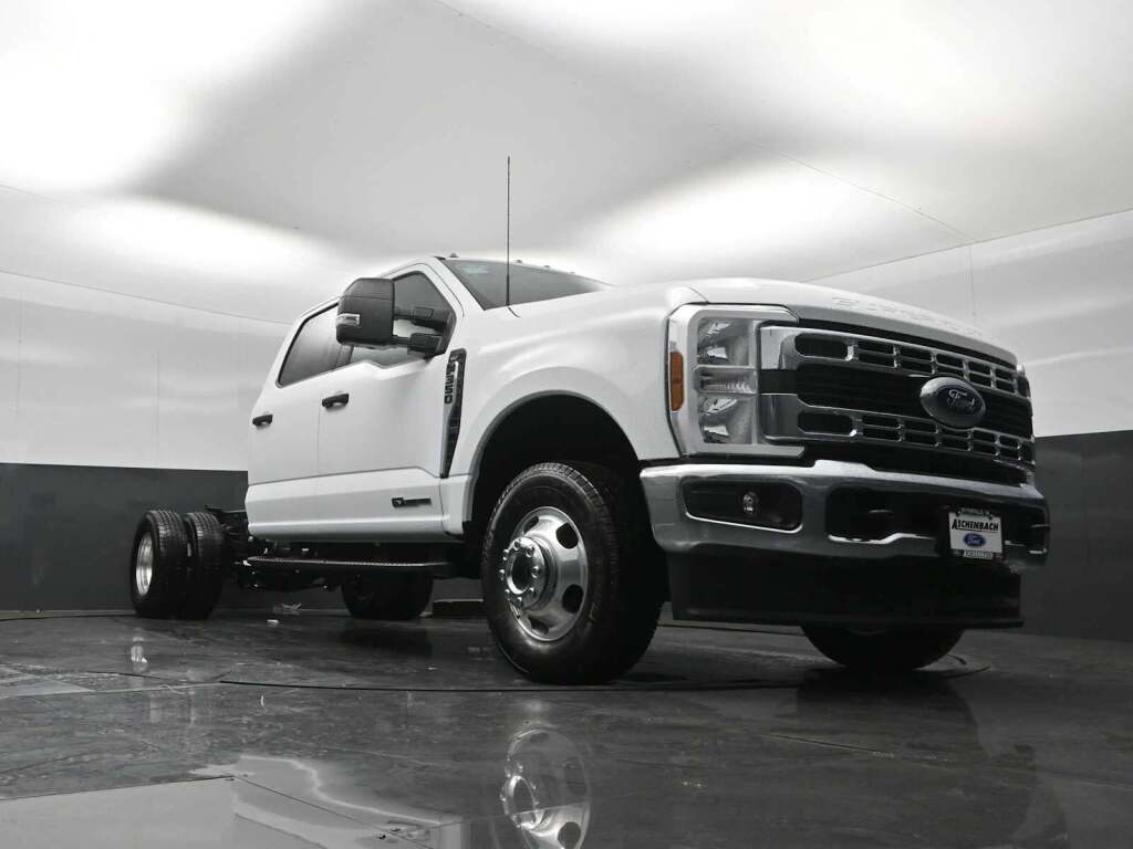 2026 Ford F-350 Chassis XLT