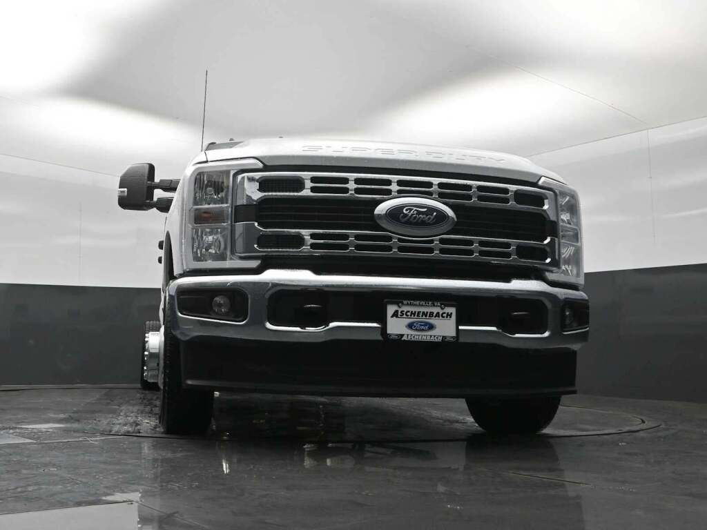 2026 Ford F-350 Chassis XLT