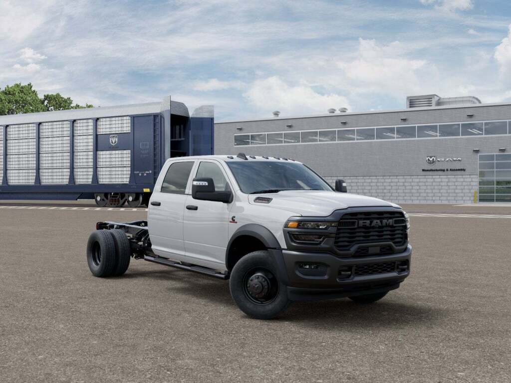 2026 Ram 3500 Chassis Tradesman/Big Horn