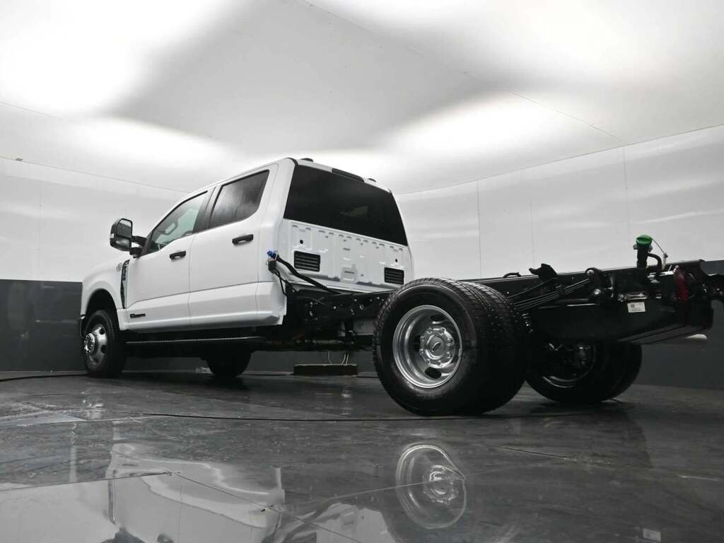 2026 Ford F-350 Chassis XLT