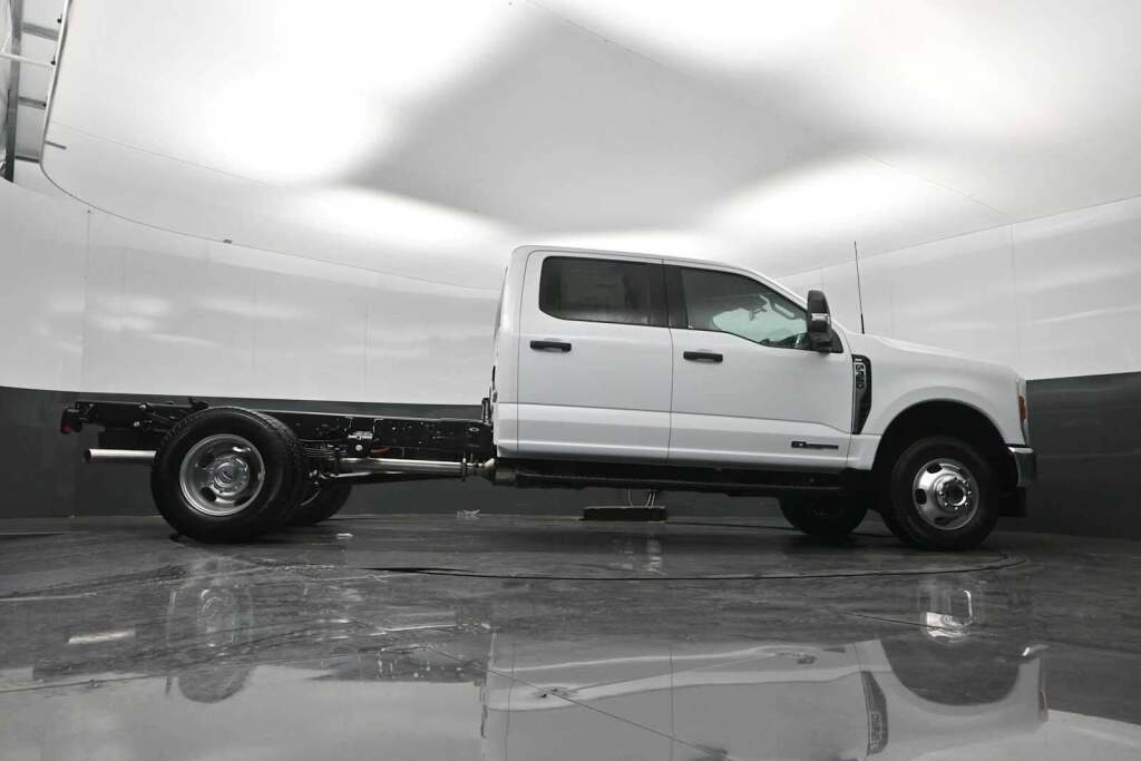 2026 Ford F-350 Chassis XLT