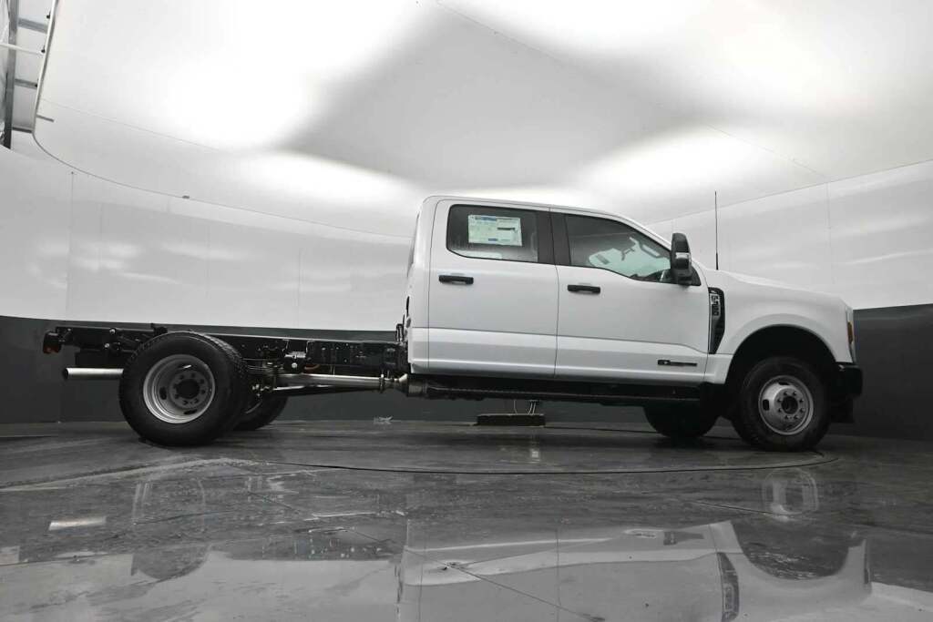 2026 Ford F-350 Chassis XL