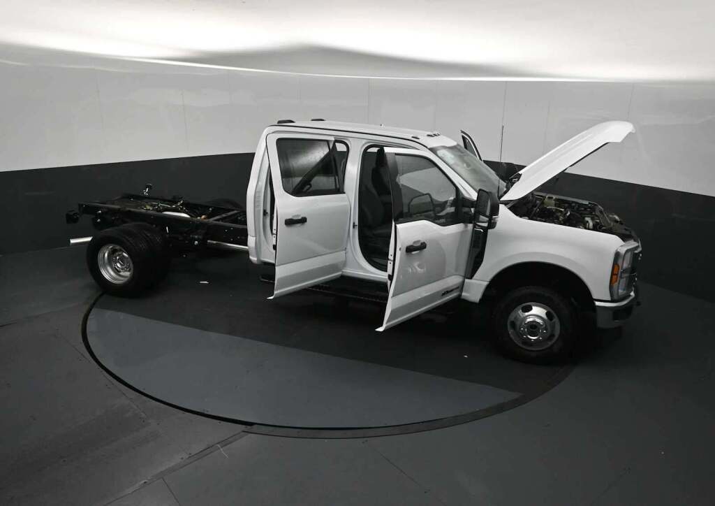 2026 Ford F-350 Chassis XLT
