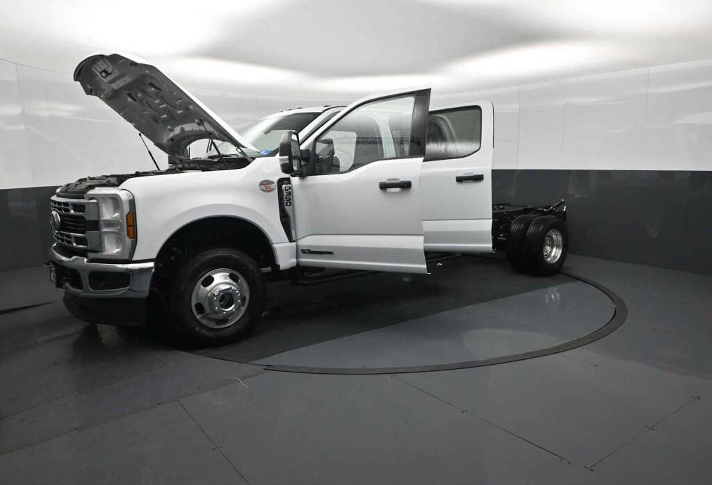 2026 Ford F-350 Chassis XLT