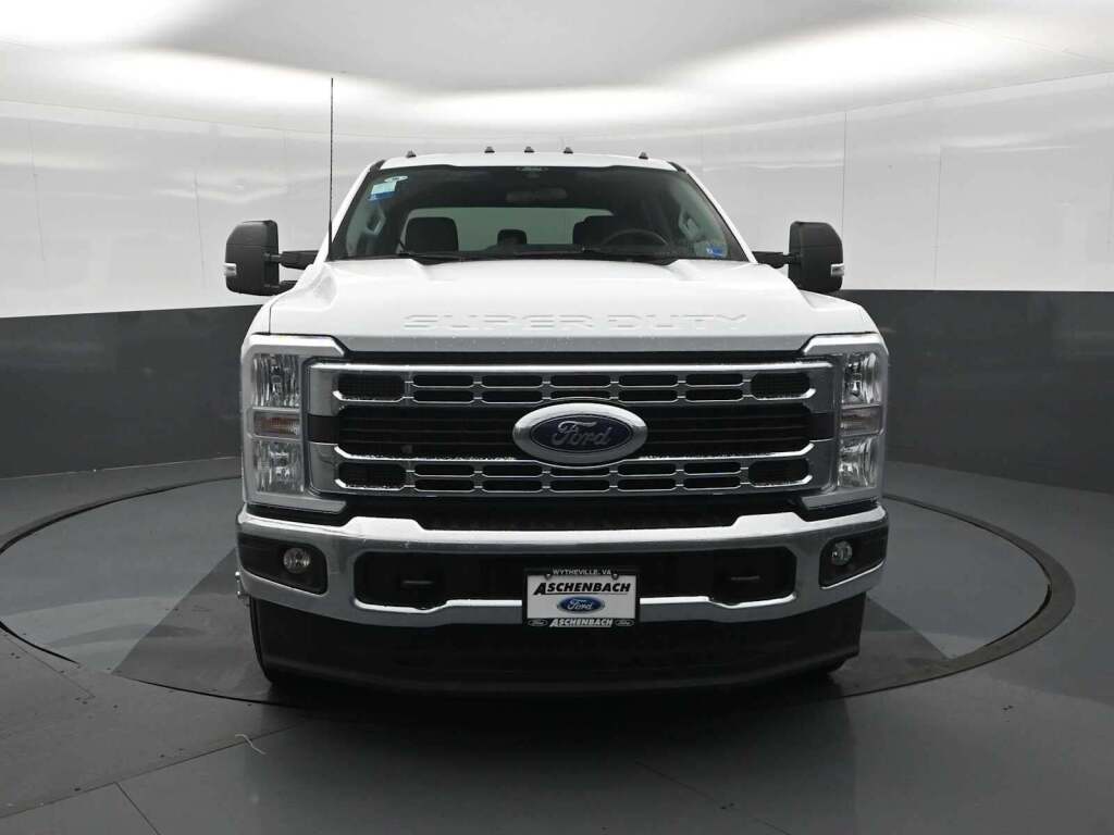 2026 Ford F-350 Chassis XLT