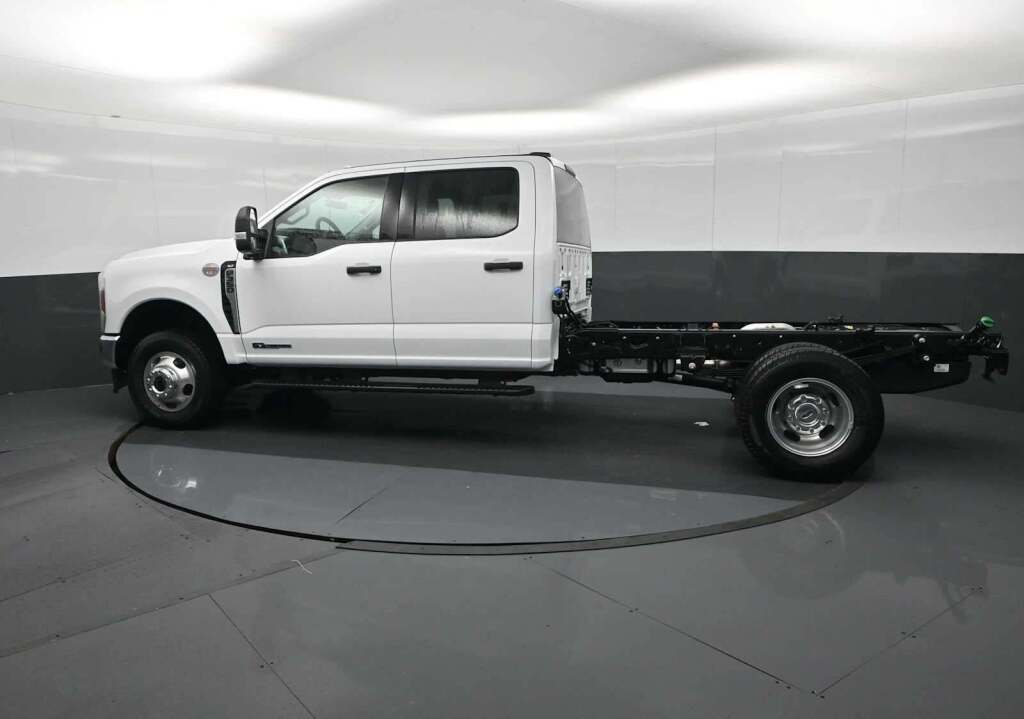 2026 Ford F-350 Chassis XLT