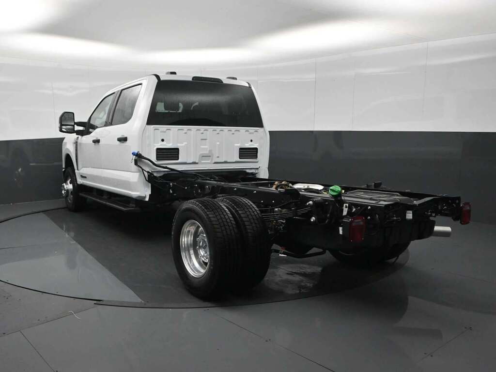 2026 Ford F-350 Chassis XLT