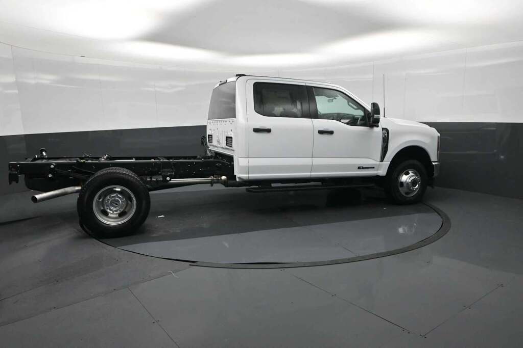 2026 Ford F-350 Chassis XLT