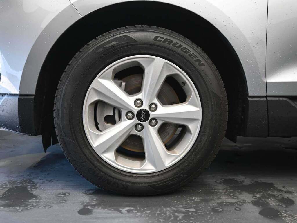 2023 Ford Edge SE