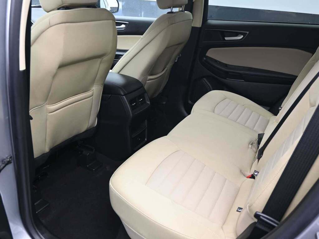 2023 Ford Edge SE