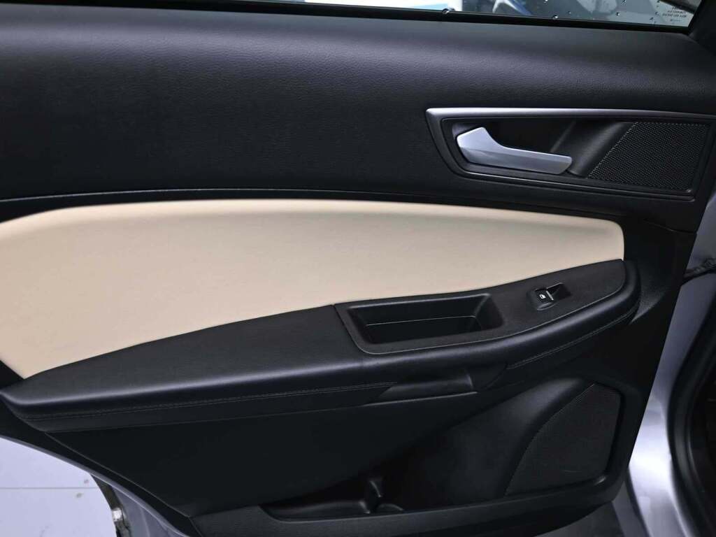2023 Ford Edge SE