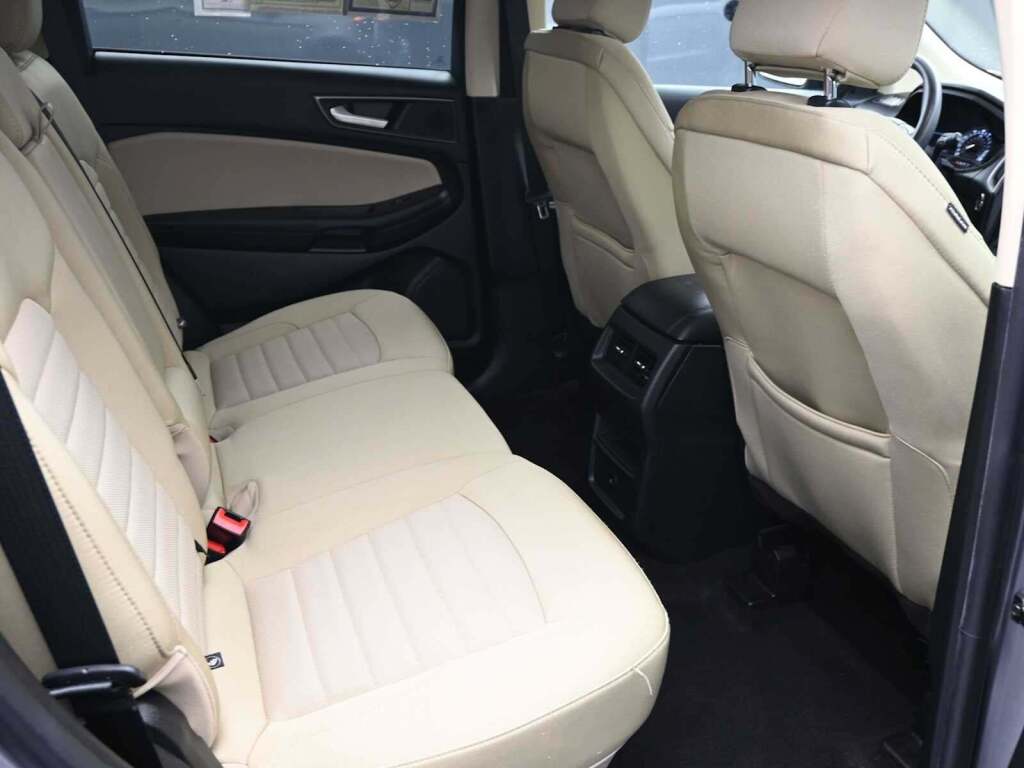 2023 Ford Edge SE
