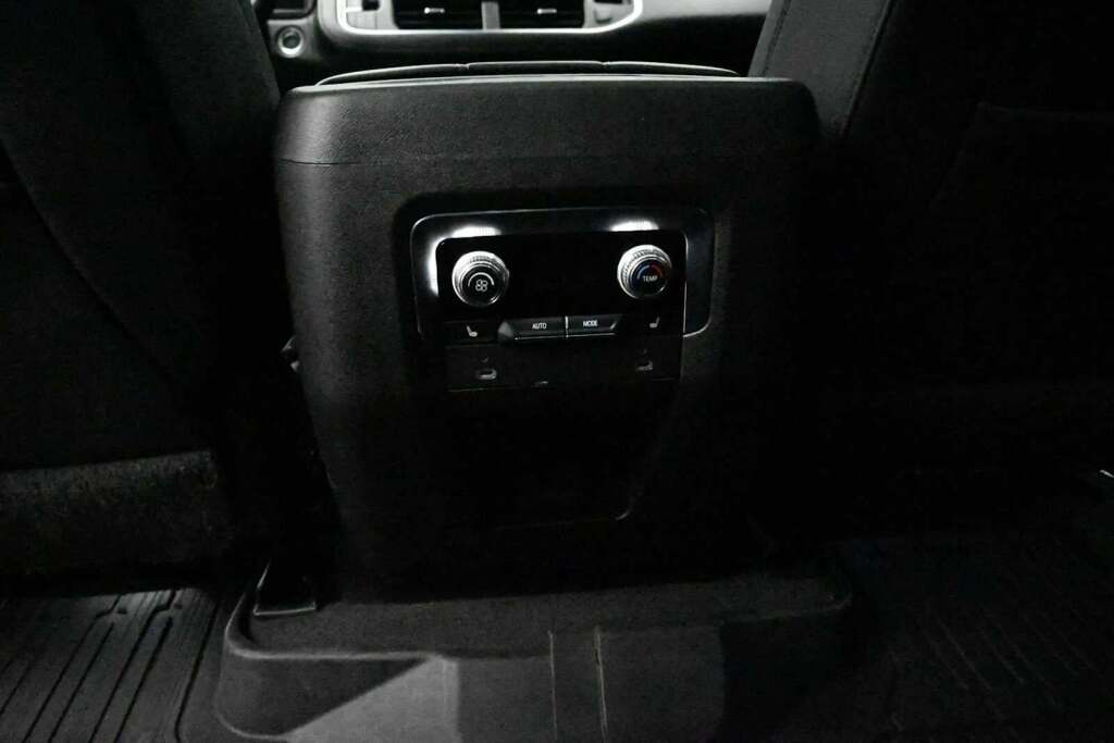 2022 GMC Yukon XL 4WD AT4