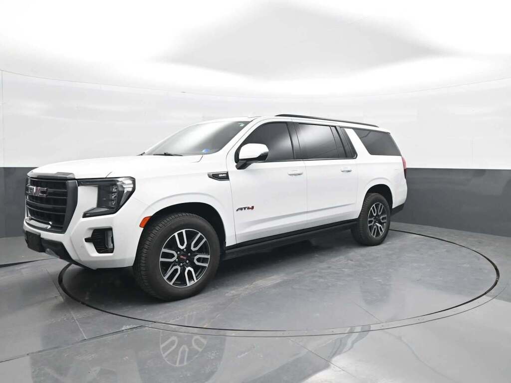 2022 GMC Yukon XL 4WD AT4