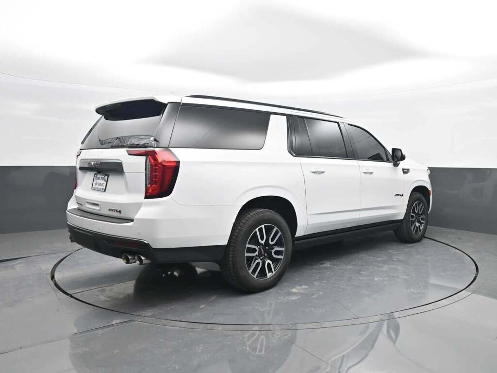 2022 GMC Yukon XL 4WD AT4
