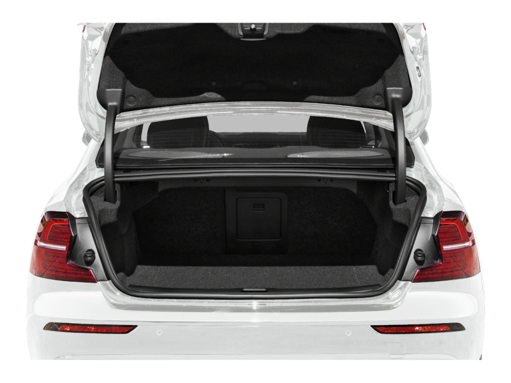 2024 Volvo S60 B5 Plus Dark Theme