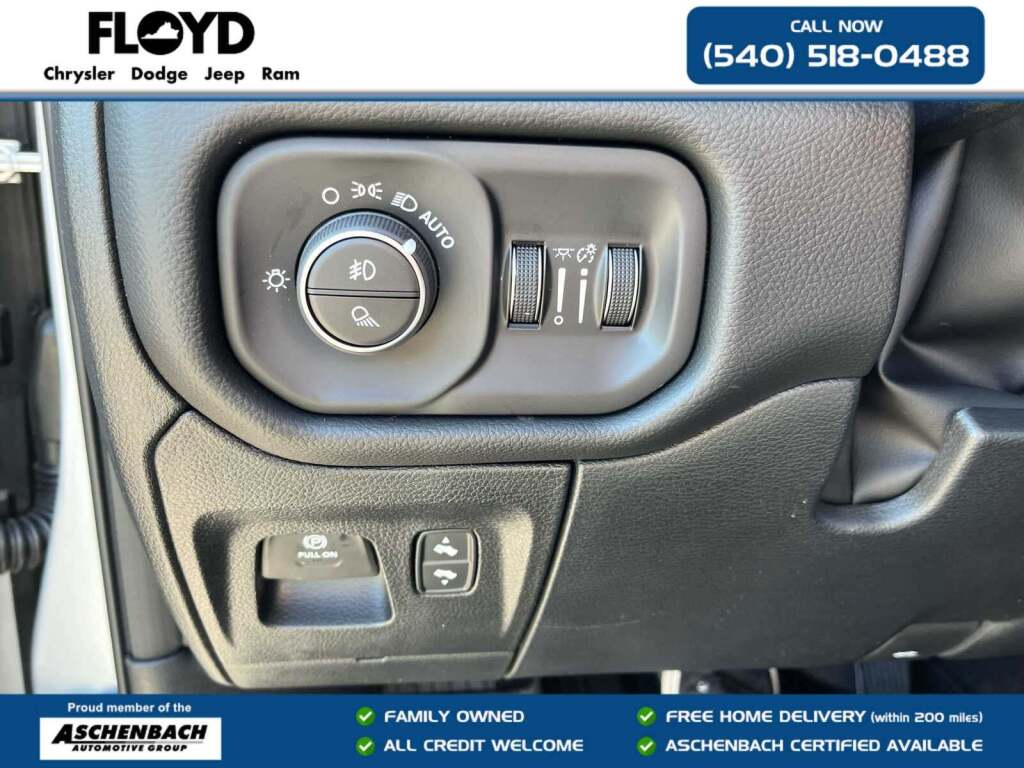 2026 Ram 1500 Big Horn Crew Cab 4x4 5'7" Box