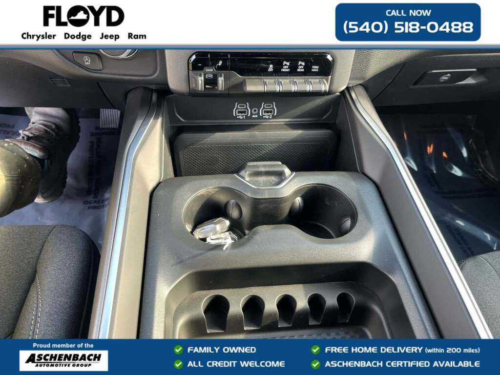 2026 Ram 1500 Big Horn Crew Cab 4x4 5'7" Box