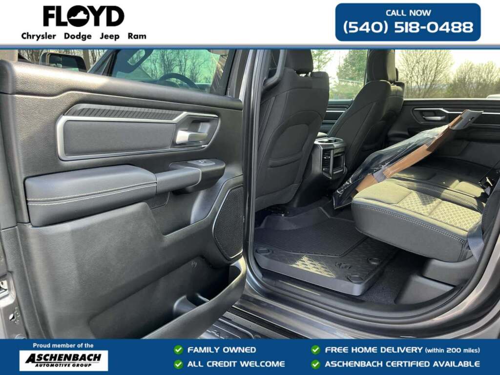 2026 Ram 1500 Big Horn Crew Cab 4x4 5'7" Box