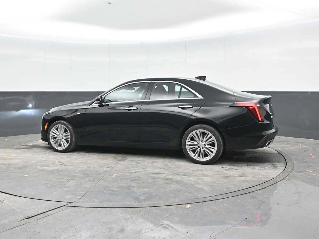 2023 Cadillac CT4 Premium Luxury
