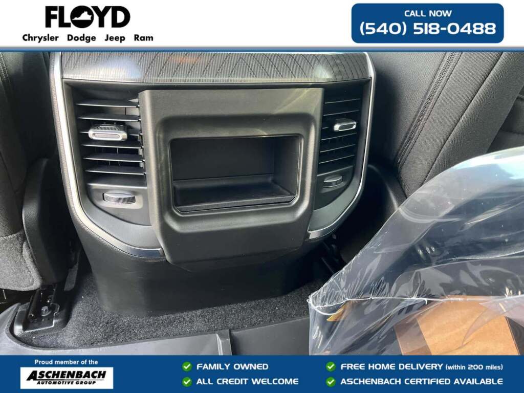2026 Ram 1500 Big Horn Crew Cab 4x4 5'7" Box