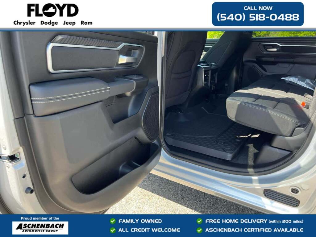 2026 Ram 1500 Big Horn Crew Cab 4x4 5'7" Box