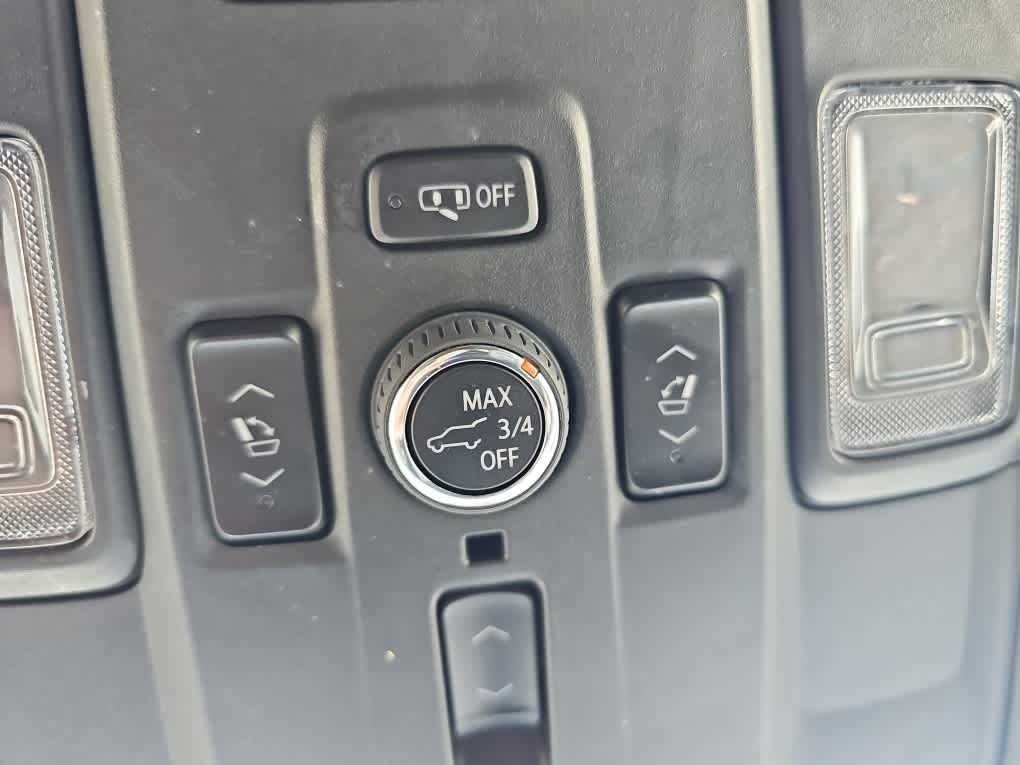 2023 Chevrolet Suburban 4WD Premier